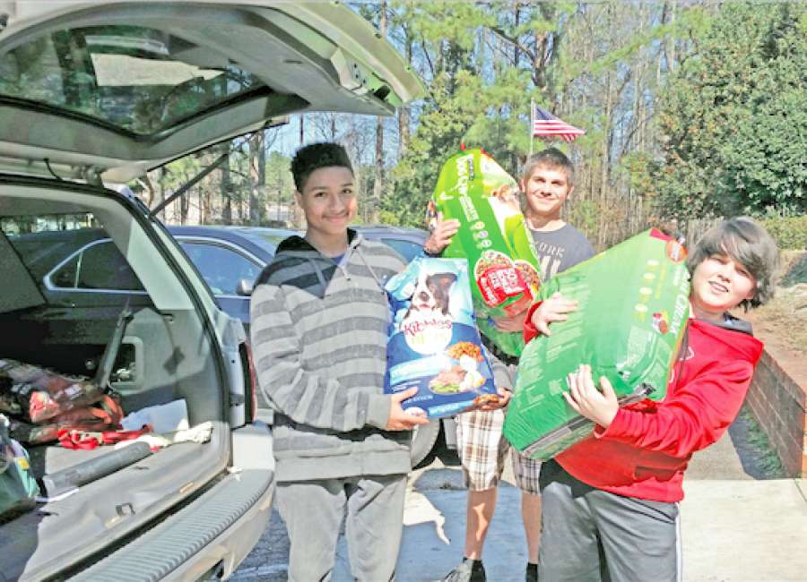 Students donate 1,257 pounds of pet supplies