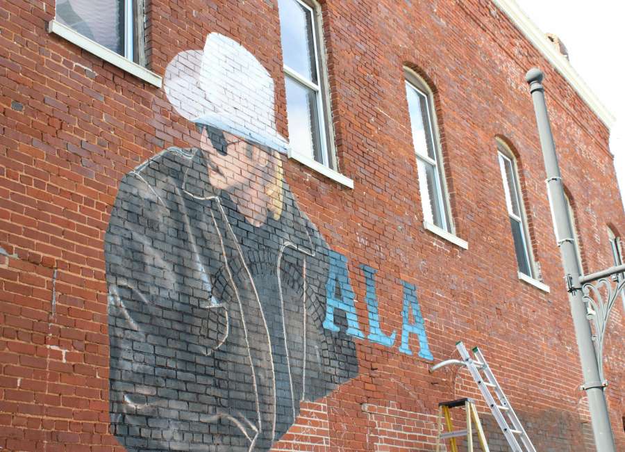 Alan Jackson Mural painted by artist-in-residence
