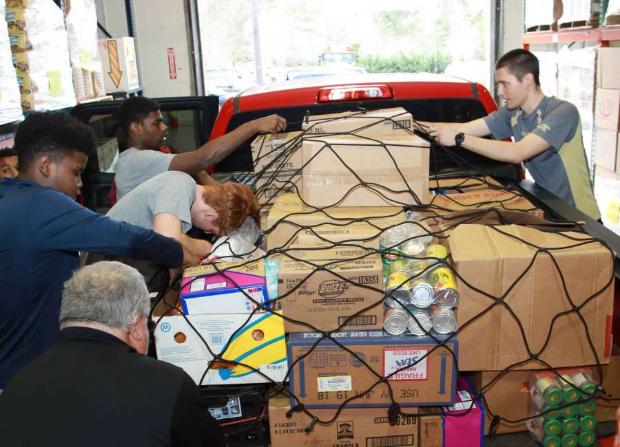 Midwest Food Bank helps feed hungry in Coweta