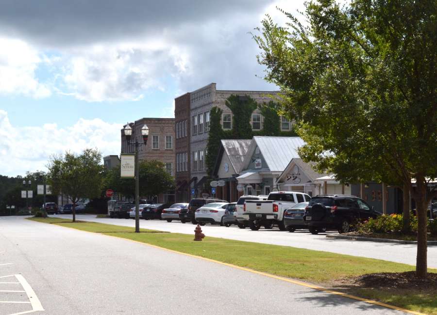 Senoia creating entertainment district for open container