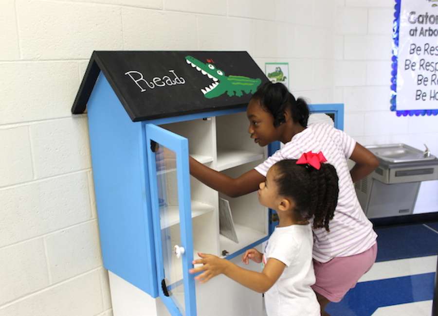 Arbor Springs’ ‘Little Free Library’ is open for business