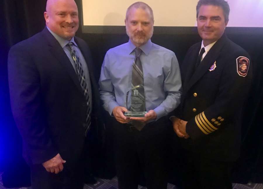 Coweta Cares receives award for mobile services