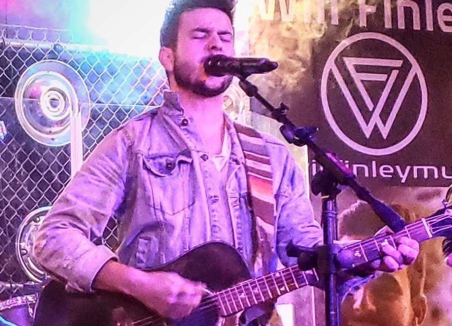 Former Sharpsburg resident debuts new single “Text Back”