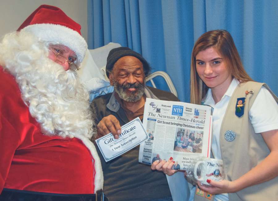 Girl Scout is Santa for seniors