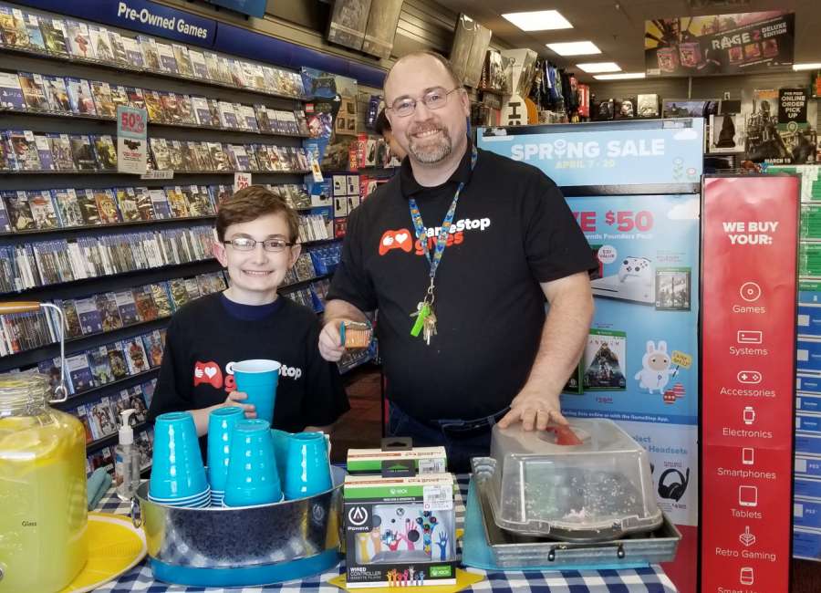 Lemonade stand at GameStop supports autism awareness