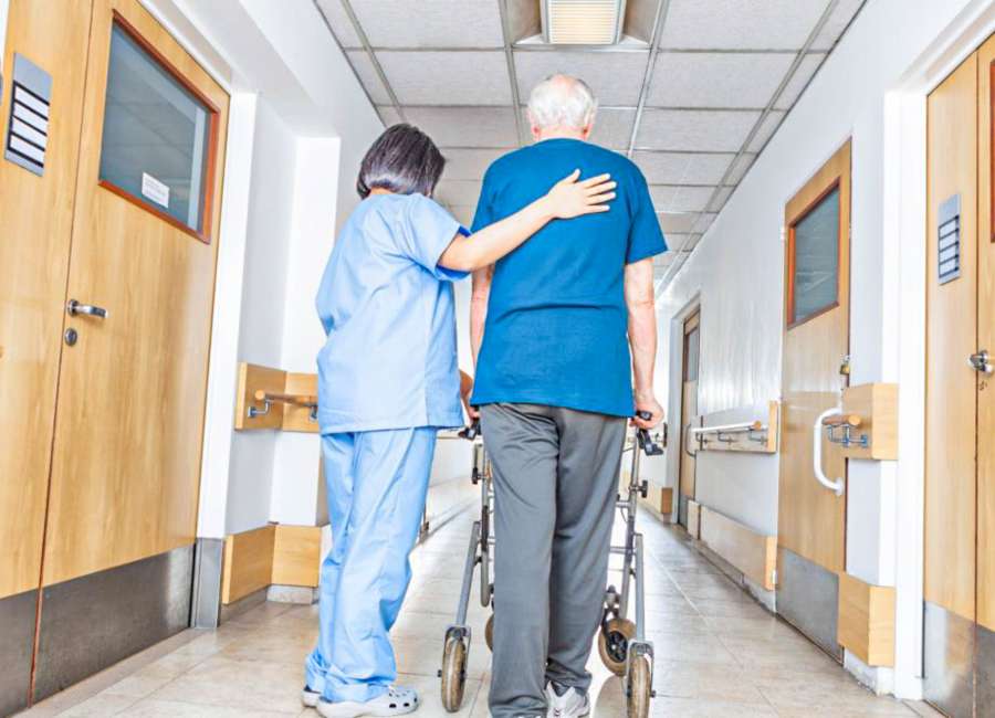 Red icon warns consumers of nursing homes with abuse records
