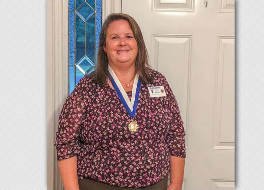Brantley receives Hixson from Coweta Kiwanis