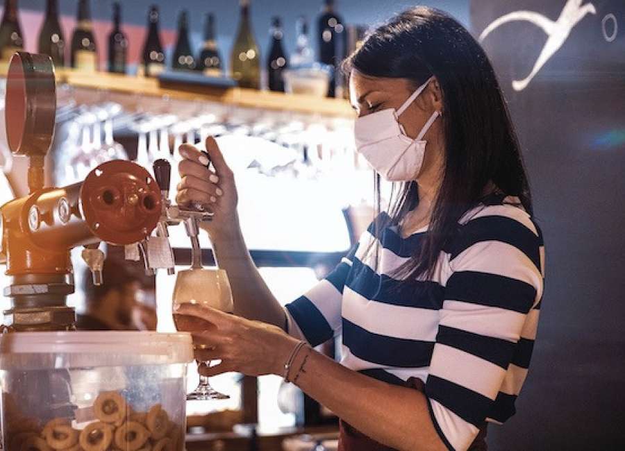 City approves lowering annual pouring license fee