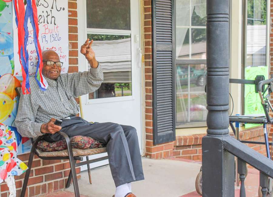 Newnan World War II vet celebrates 94th birthday