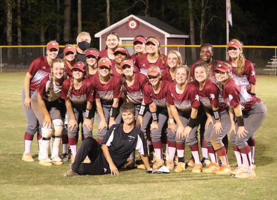 Northgate advances to Elite 8 in softball