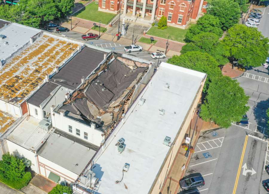 Officials confirm roof collapse in downtown Newnan
