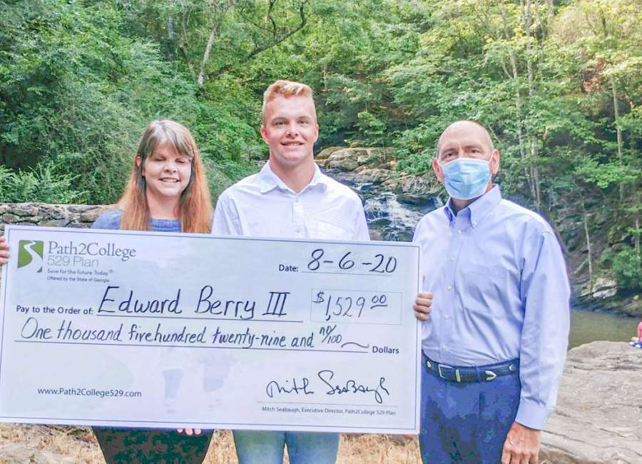 Palmetto teen wins college savings contribution
