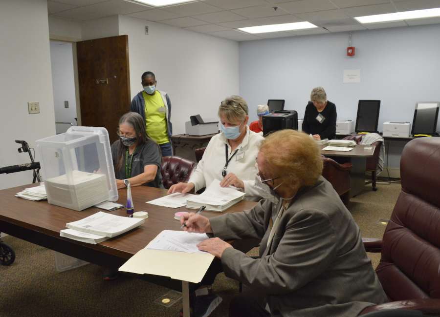 Recount begins in Coweta; will resume Monday