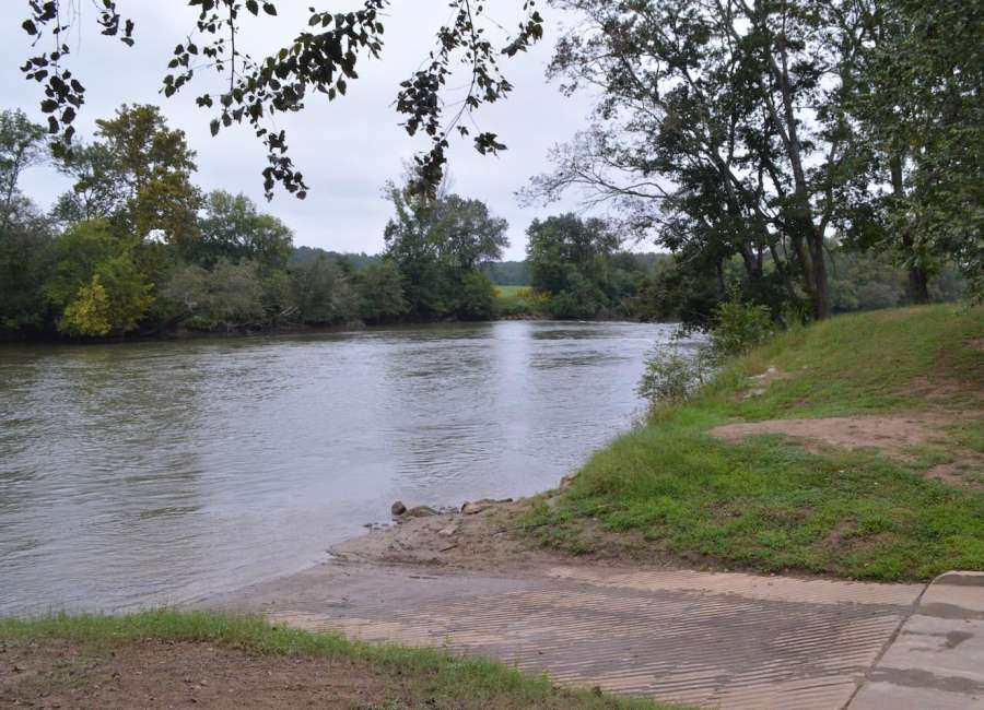 Riverside Park reopens; oil cleanup ends