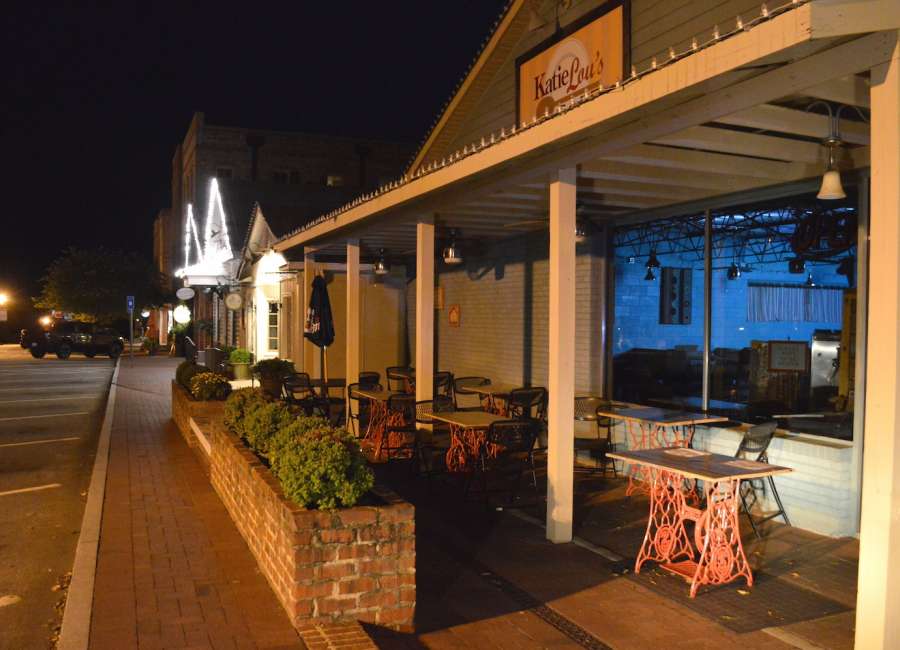 Senoia business removing planters, rebuilding sidewalk