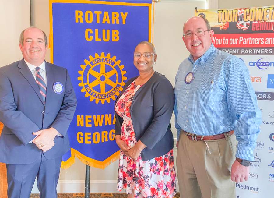 American Legion commander speaks to Rotary