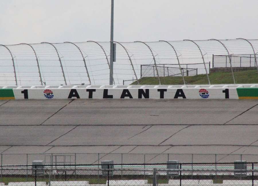 are dogs allowed at atlanta motor speedway