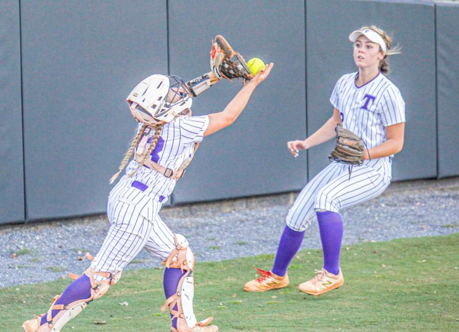 Cutright holds off Brookstone for the victory