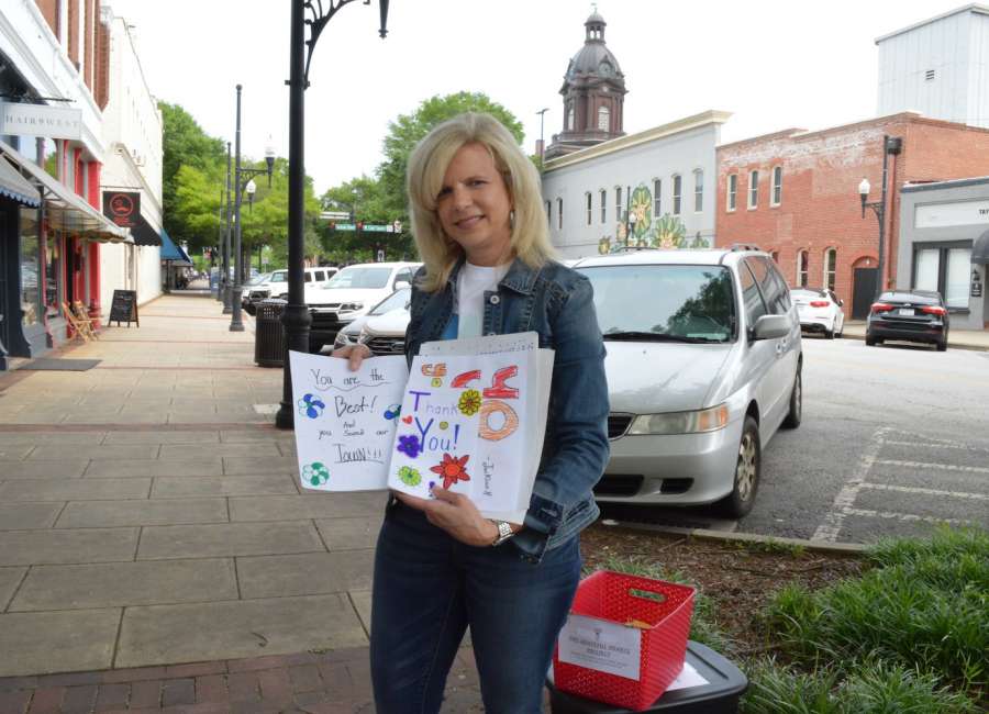 Grateful Hearts project saying ‘thank you’