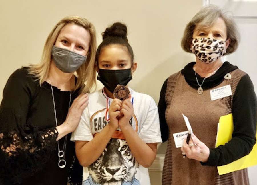 Ruth Hill student awarded leadership medallion