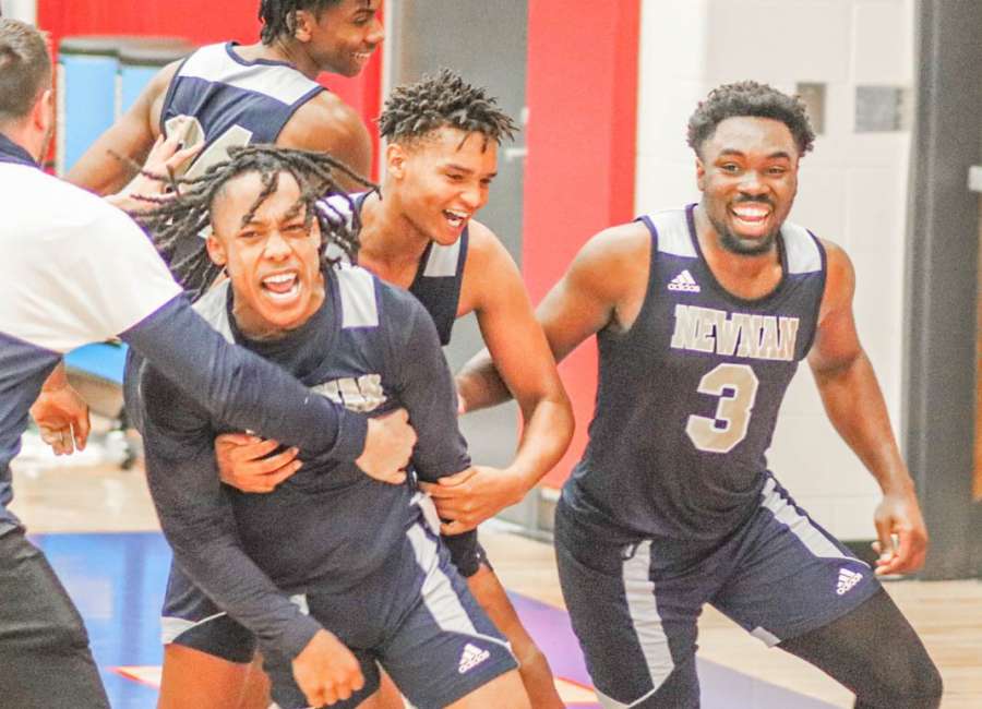 Stargell punches Cougars’ ticket to Sweet 16