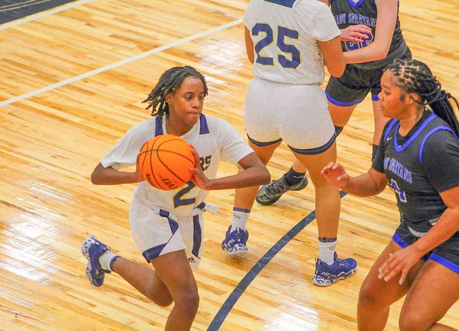Cougars secure first region win on Alumni Night