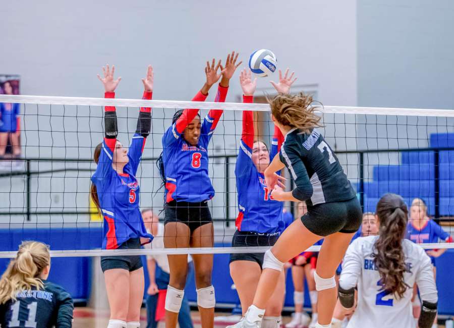 Crowd energy fuels Heritage volleyball match