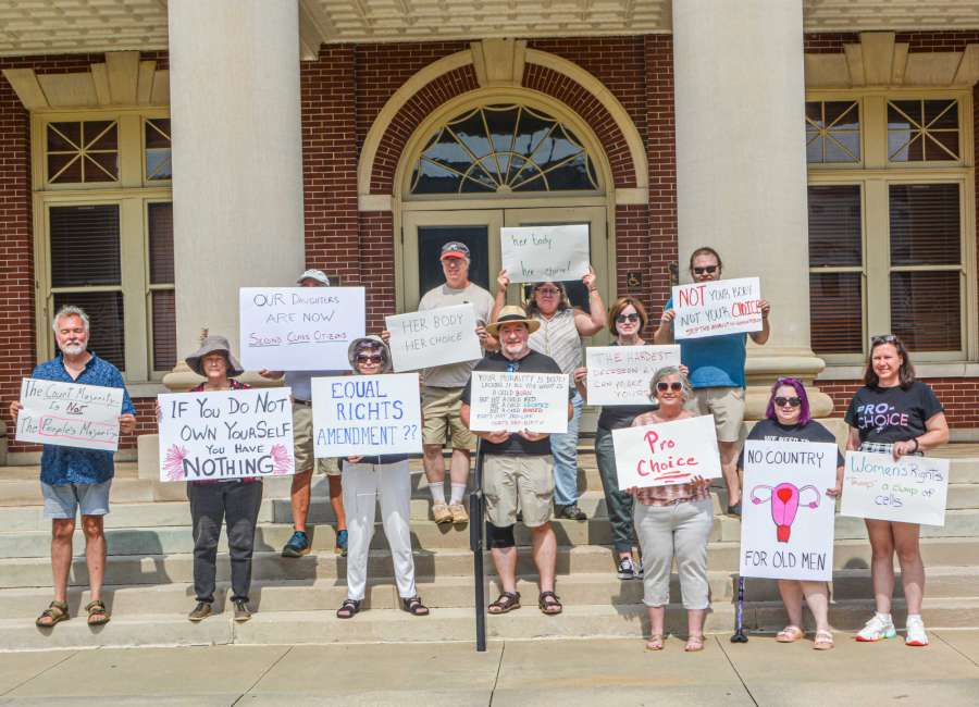 Newnan residents protest in support of safe abortion access