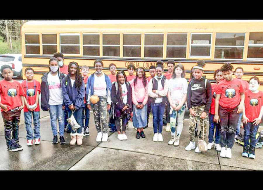Ruth Hill MAD Team, IAB help Backpack Buddies