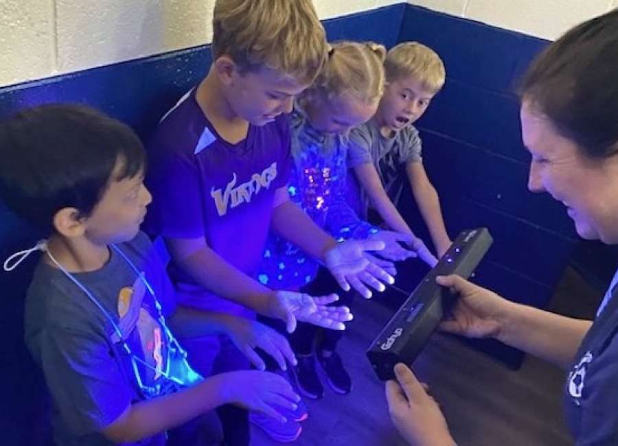 Willis Road gives ‘2 Thumbs Up for Healthy Hands’